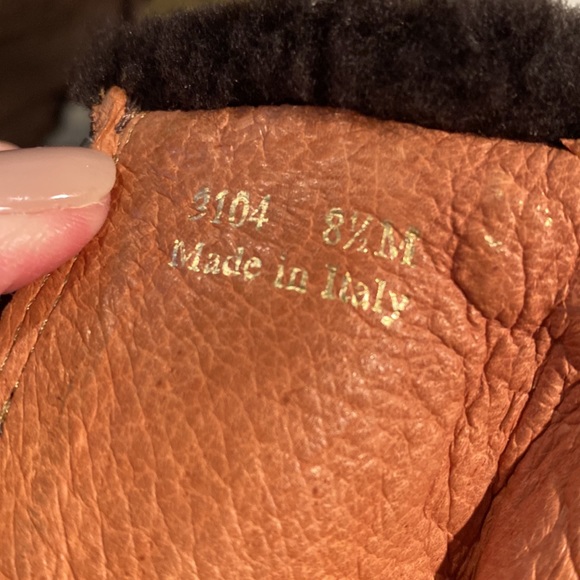 Suede and shearling wedge winter boots. - Picture 6 of 6